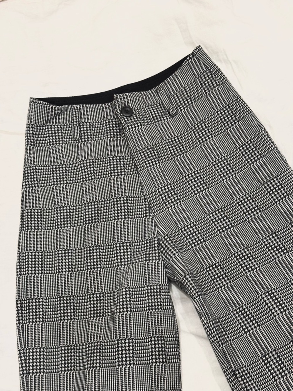 Brandy Melville Black and White Glen Plaid Skirt